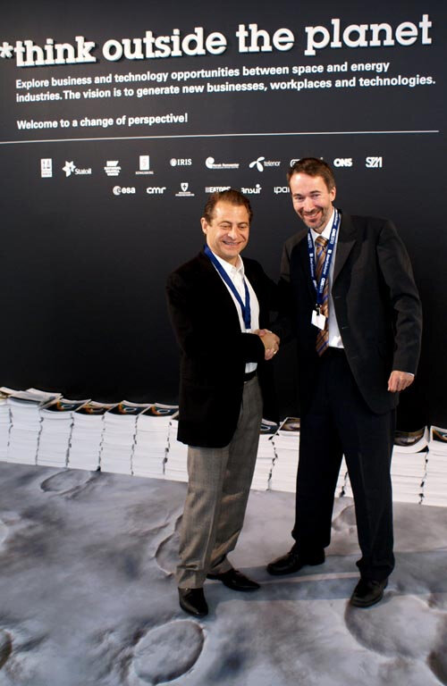 Peter Diamandis (til høyre) og Bjørn Ottar Elseth