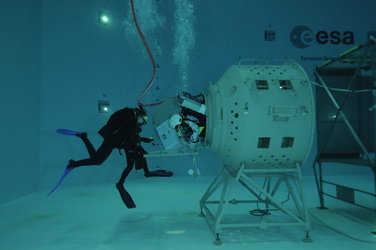 Samantha Cristoforetti during training  in the Neutral Buoyancy Facility at EAC