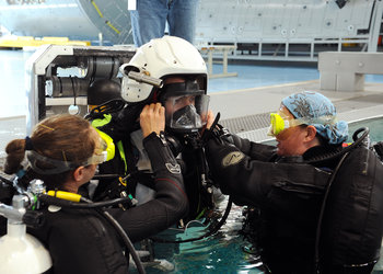 Thomas Pesquet during training  in the Neutral Buoyancy Facility at EAC