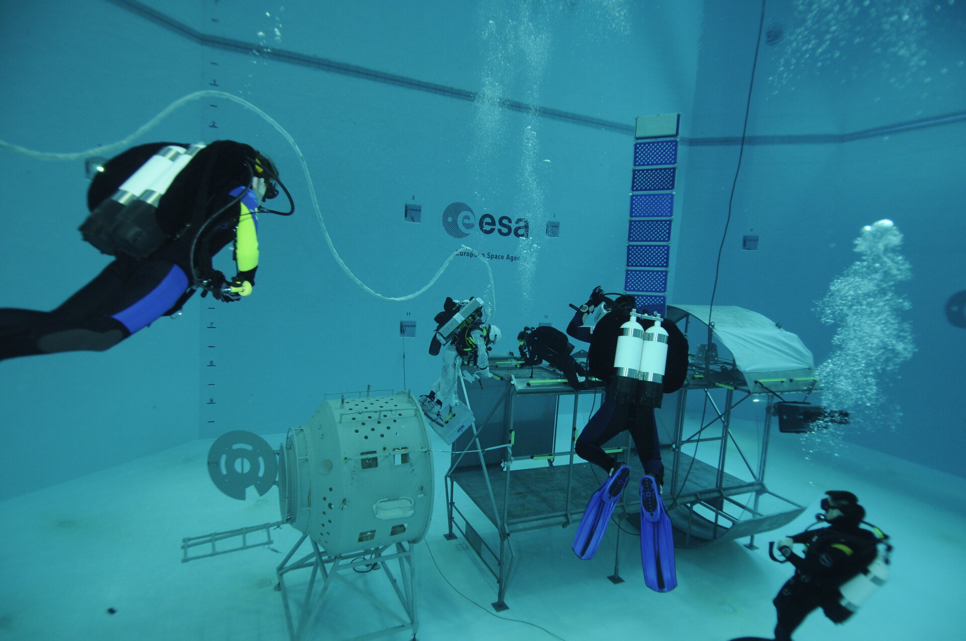 Timothy Peake during spacewalk training in the Neutral Buoyancy Facility at EAC