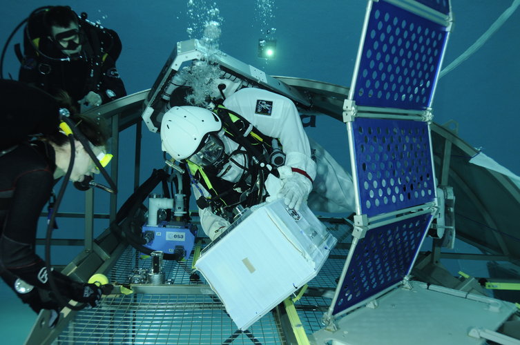 Timothy Peake during spacewalk training  in the Neutral Buoyancy Facility at EAC