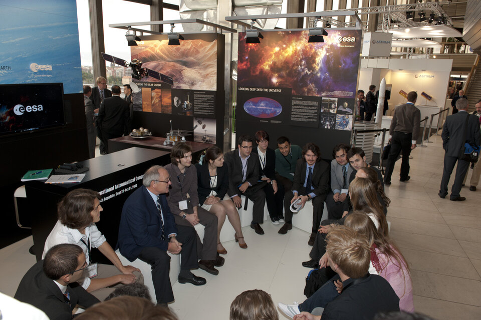 Jean-Jacques Dordain during a question and answer session with students