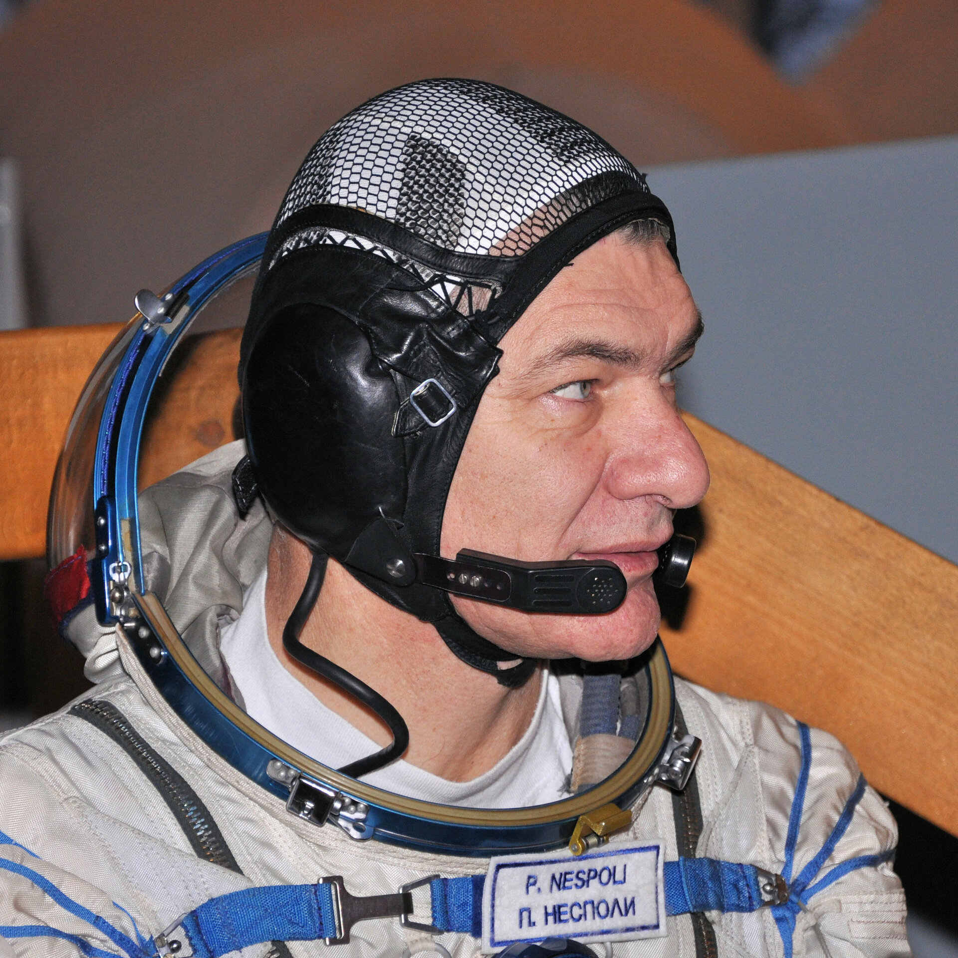 Paolo Nespoli con su traje de vuelo