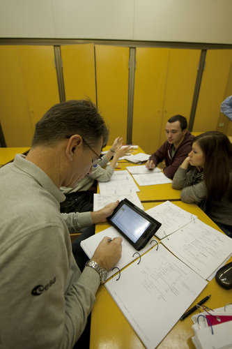 Paolo Nespoli studying