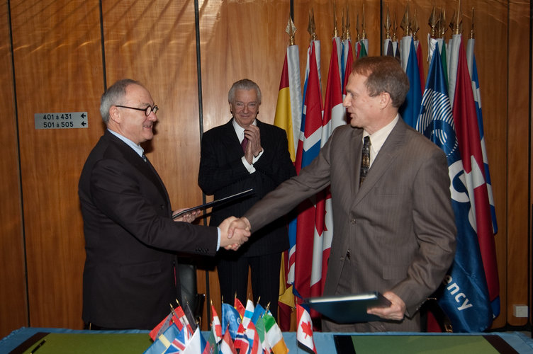 ESA and Canada renew partnership in space science and technology