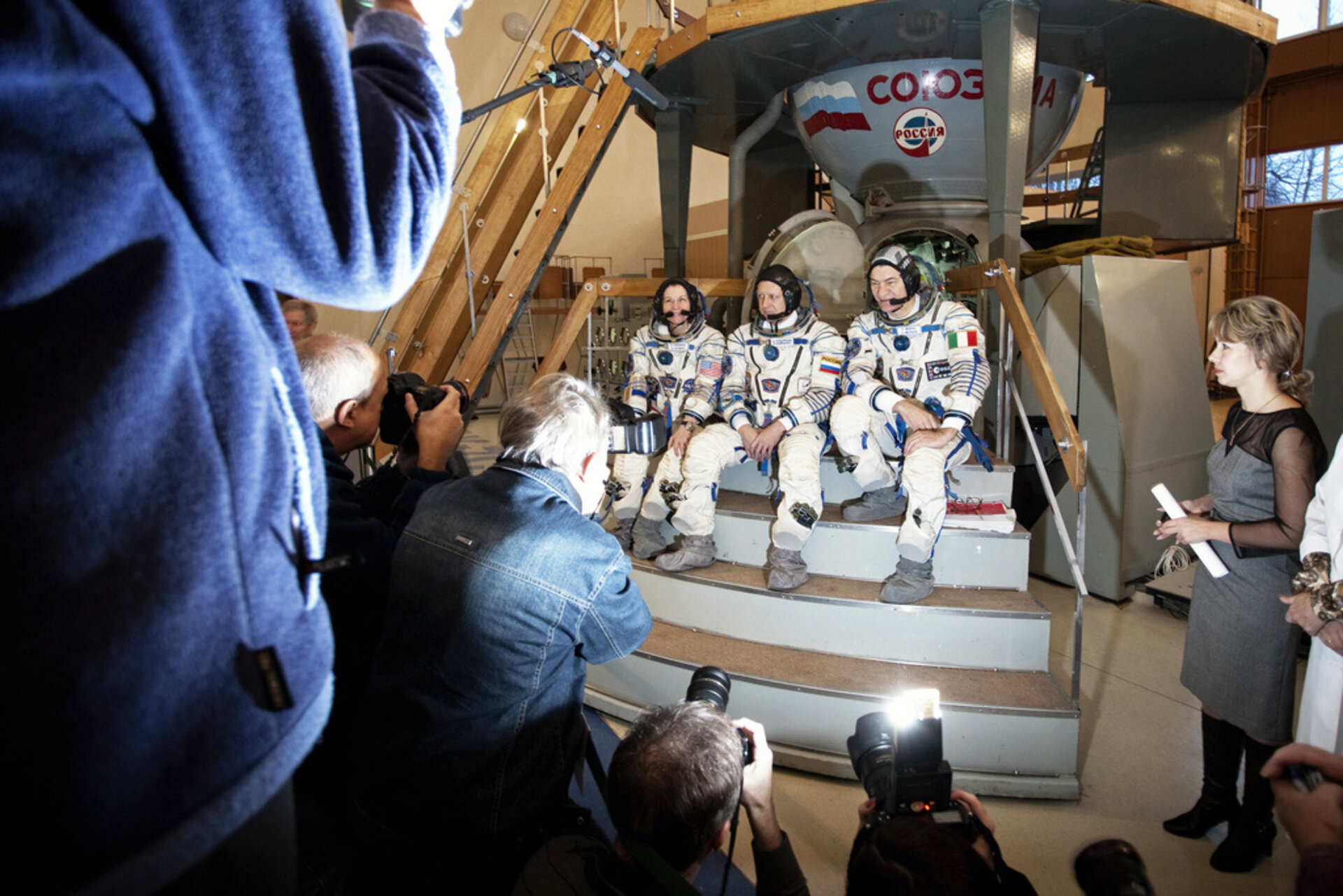 Soyuz TMA-20 crew meet the press at Star City