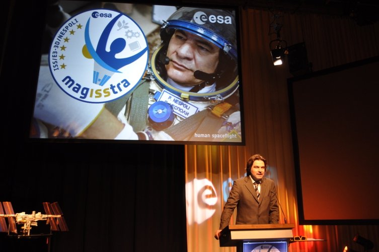 The launch was also retransmited at the Erasmus Auditorium in ESTEC, The Netherlands.
