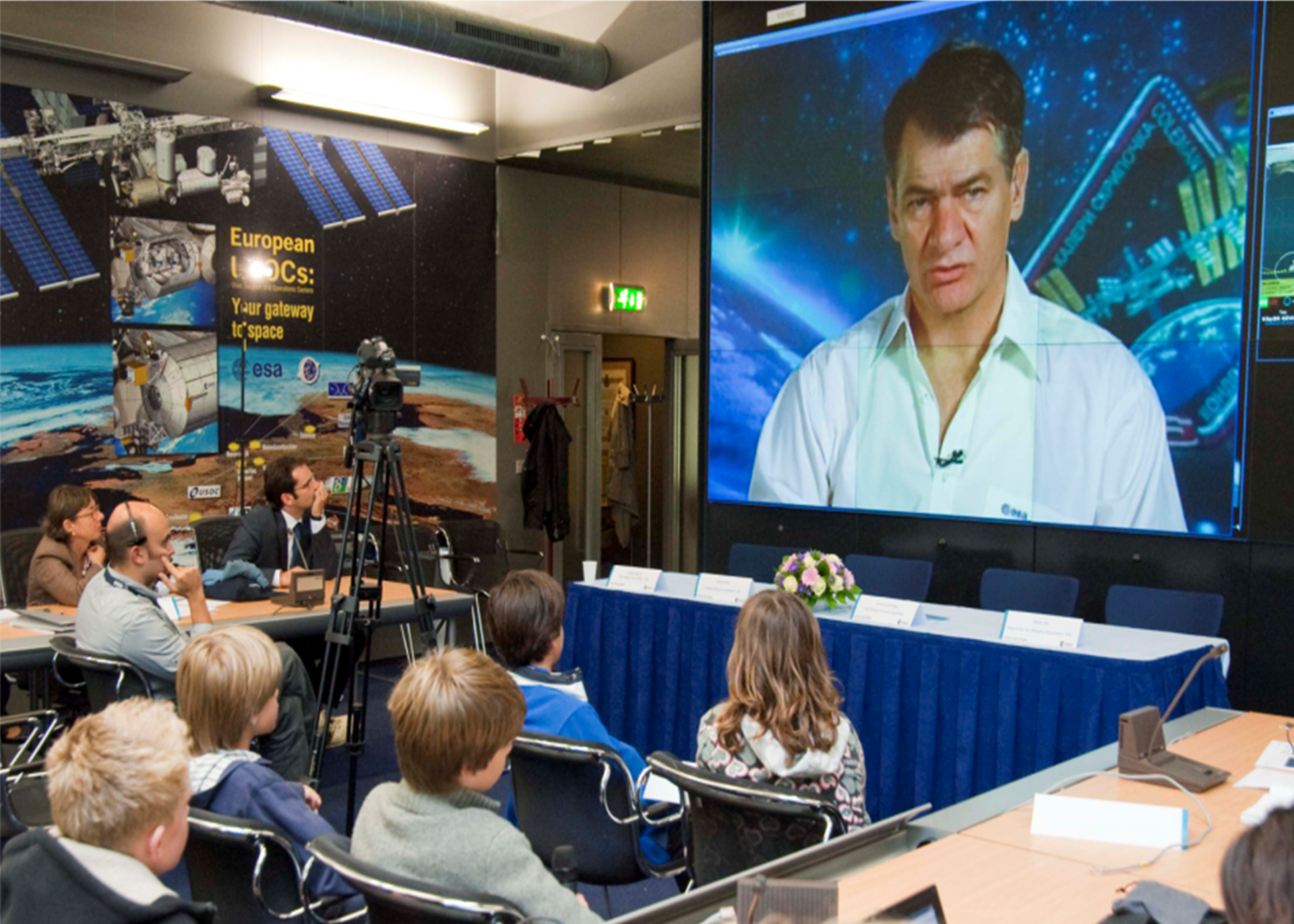 De kinderen van de Noordwijkse School praten live met astronaut Paolo Nespoli