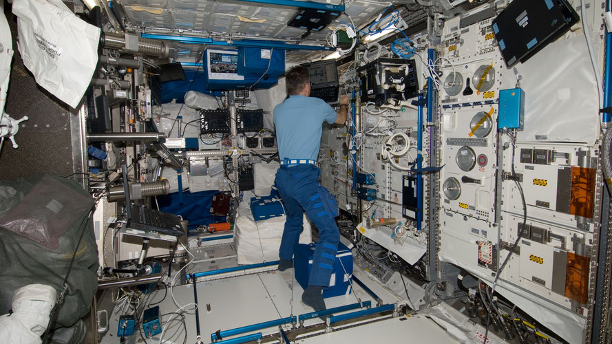 Paolo Nespoli in Columbus laboratory