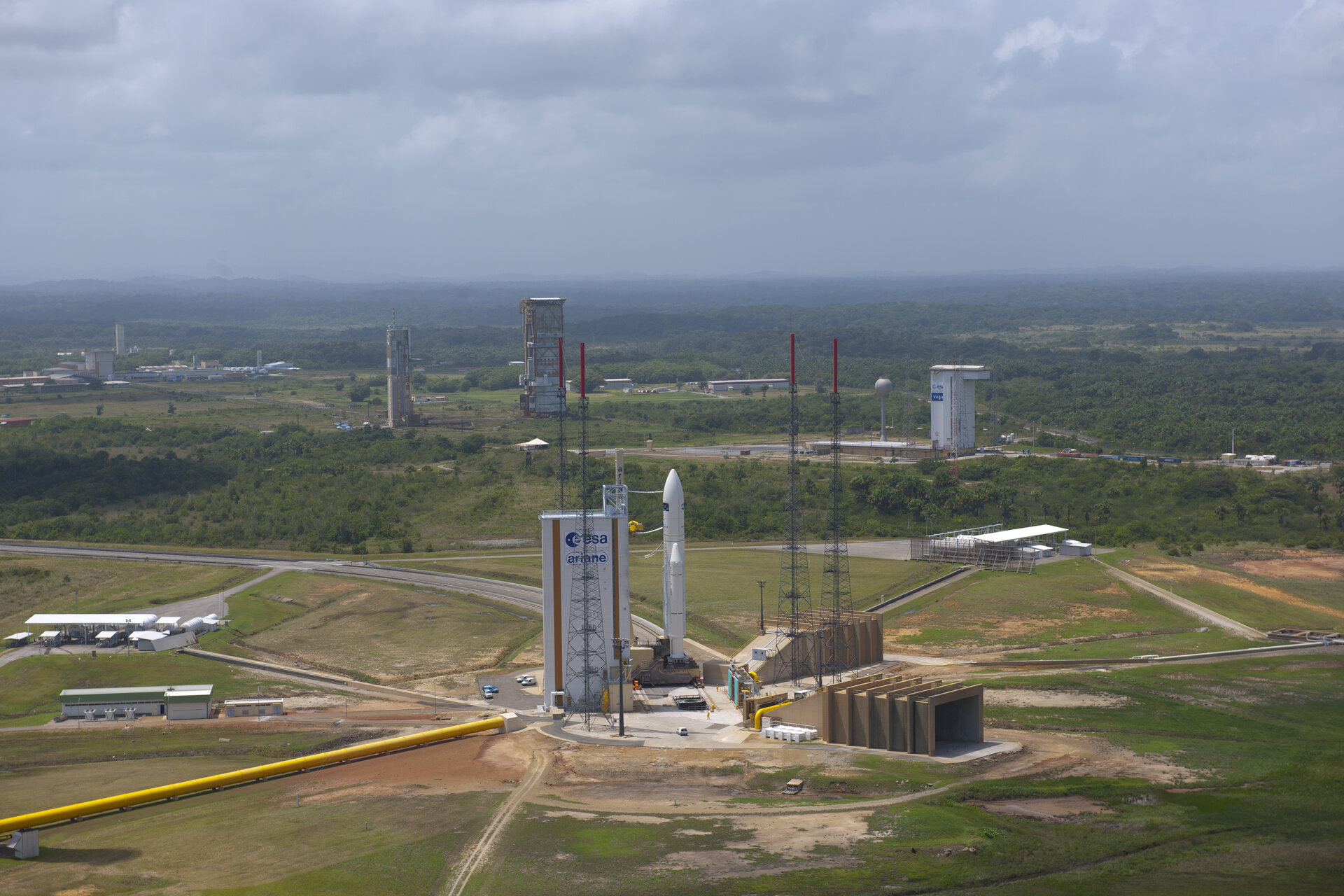 Ariane 5 ES launcher during transfer to ZL-3