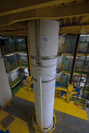 Integration of Vega mock-up on launch pad