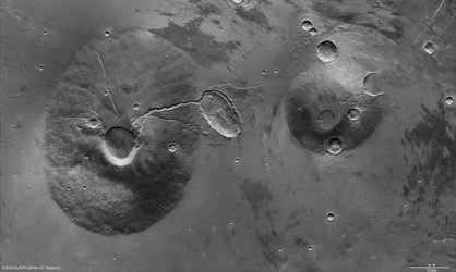 Ceraunius Tholus and Uranius Tholus in high resolution