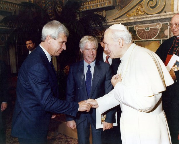 Giotto team members introduced to His Holiness Pope John Paul II