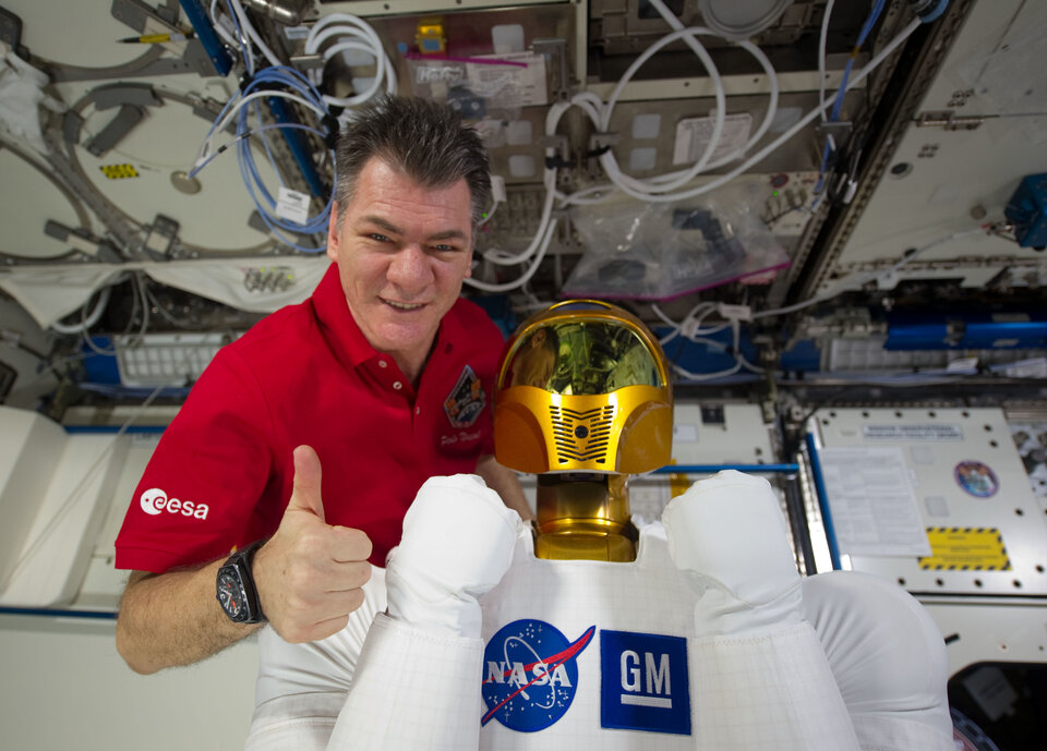 Paolo Nespoli with Robonaut-2