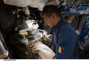 Paolo Nespoli works in space