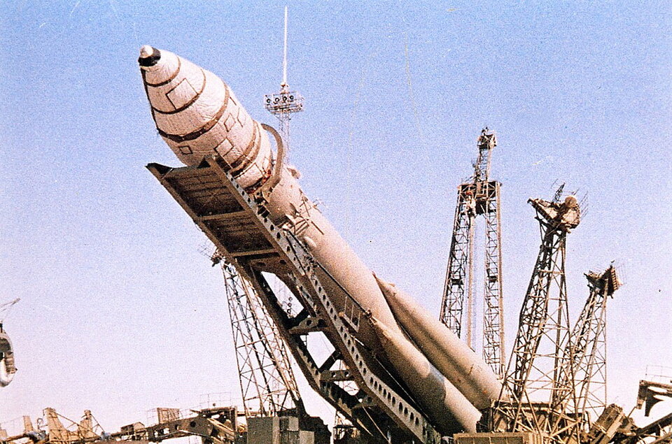Voorbereiding van de vlucht van Gagarin op de kosmodroom Bajkonoer in Kazachstan