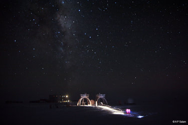 Concordia's astronomy experiments under Milky way.