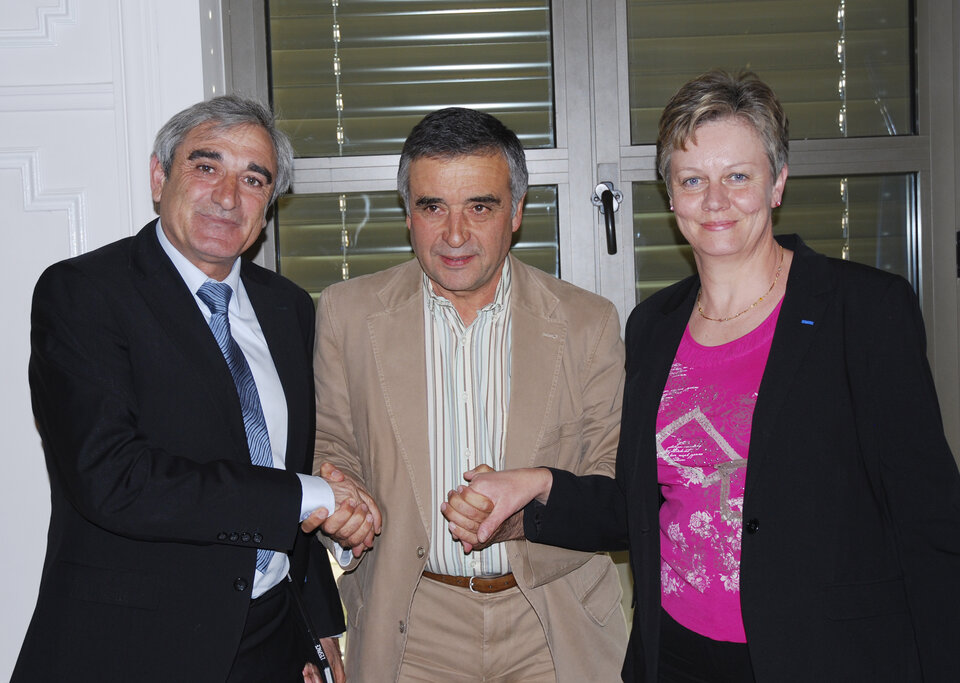 François Garay y los representantes de los dos nuevos miembros de la CVA, la ciudad de Terrassa y la Comunidad de Aglomeración Portes de l’Eure (CAPE)