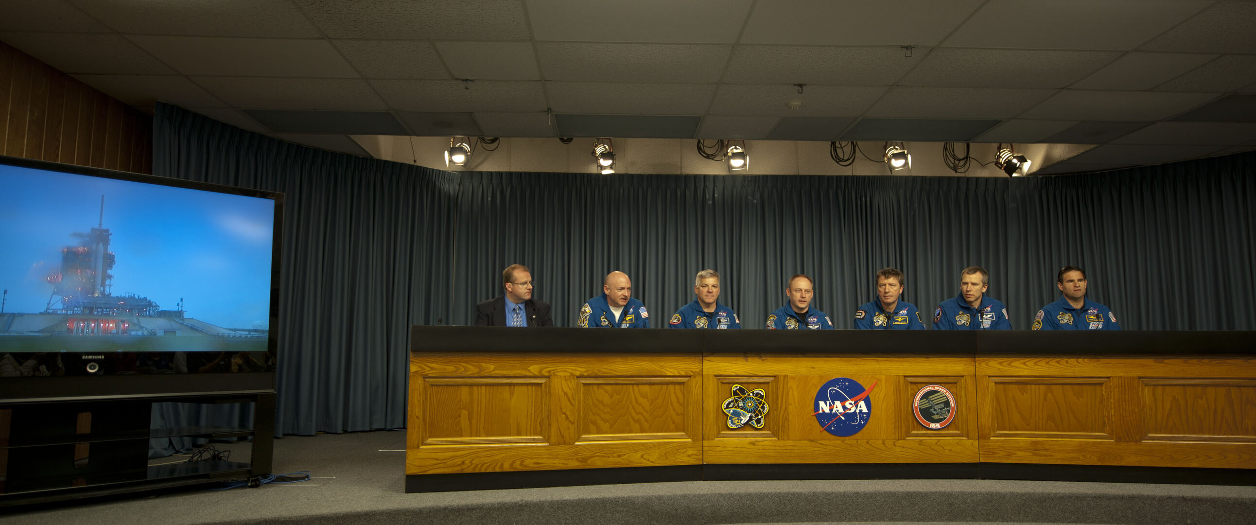 The STS-134 Crew in Q&A session