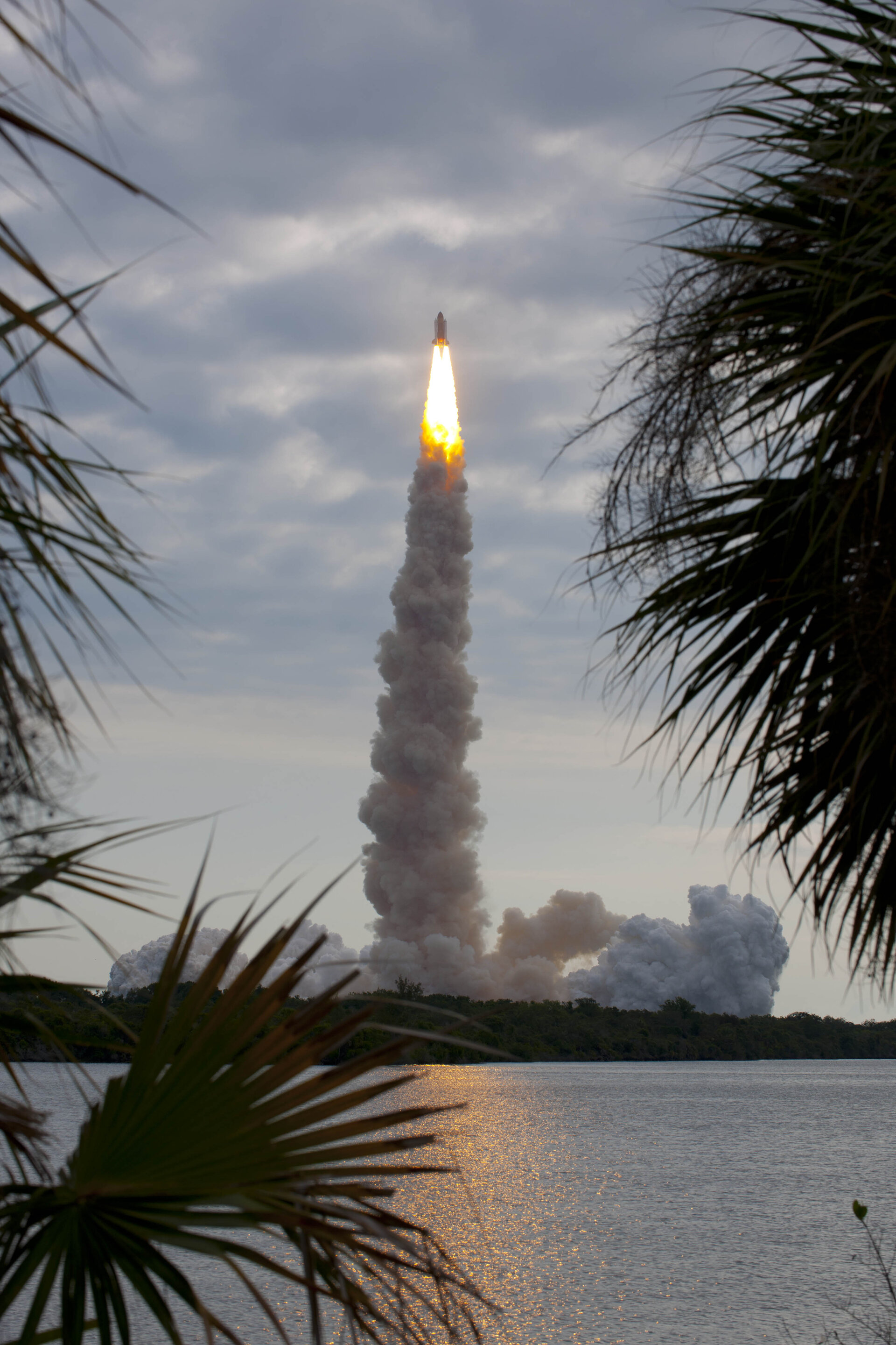 Launch of Space Shuttle Endeavour STS-134 mission