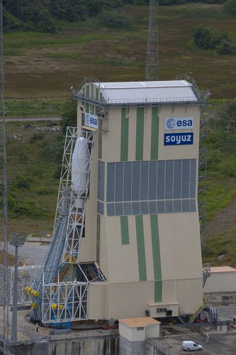 Soyuz mobile gantry rollout