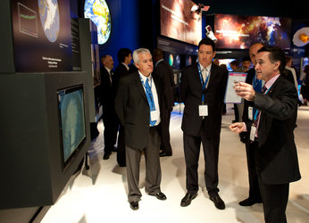 Alonso Ulloa Vélez  and Fernando Doblas visit the ESA pavilion