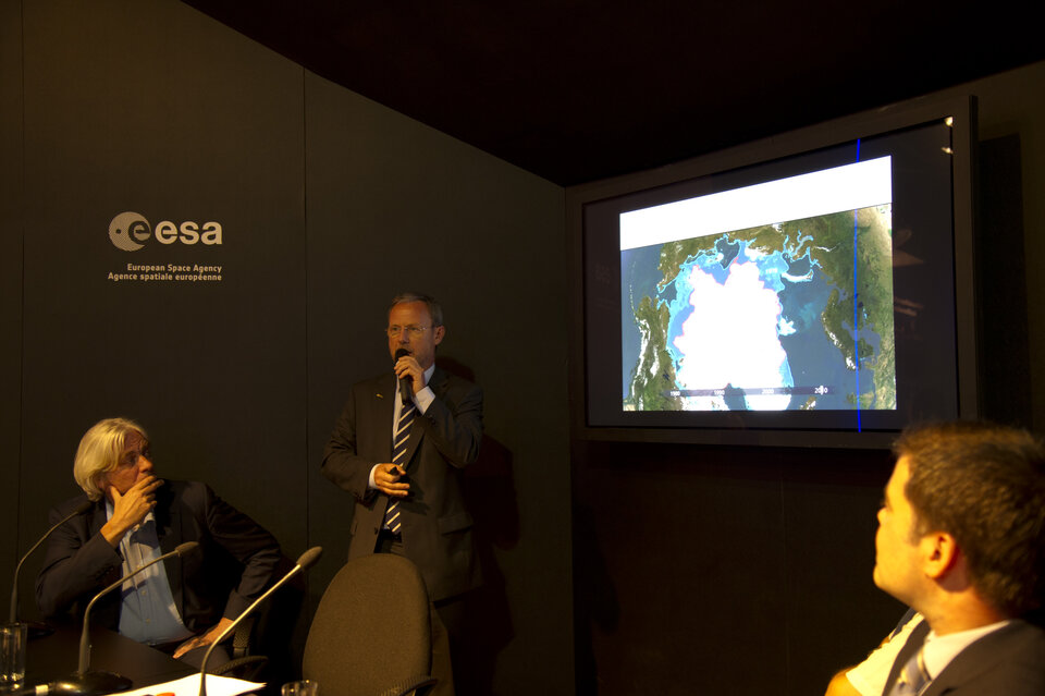 Cryosat Press Conference, ESA Pavilion