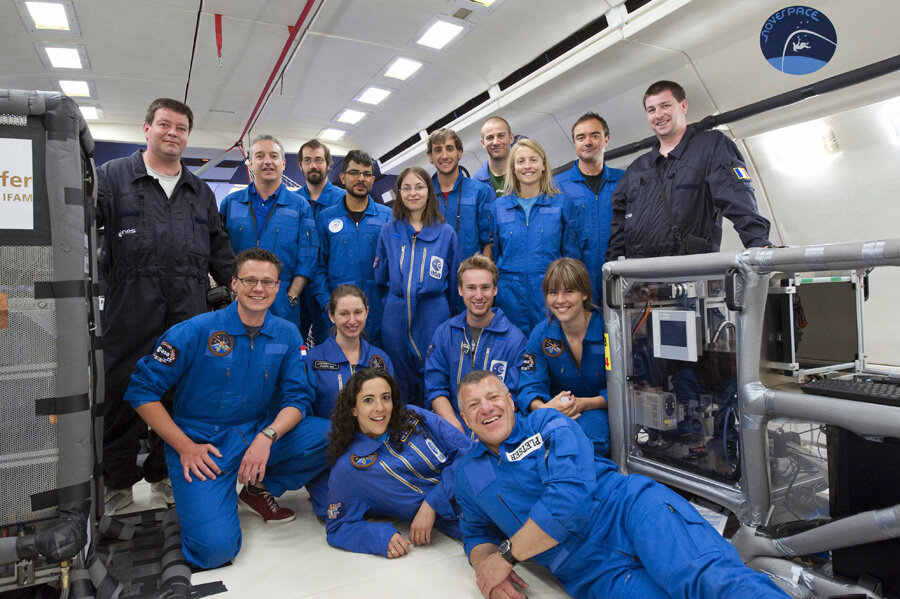 Fly Your Thesis! participants picture after the last parabola