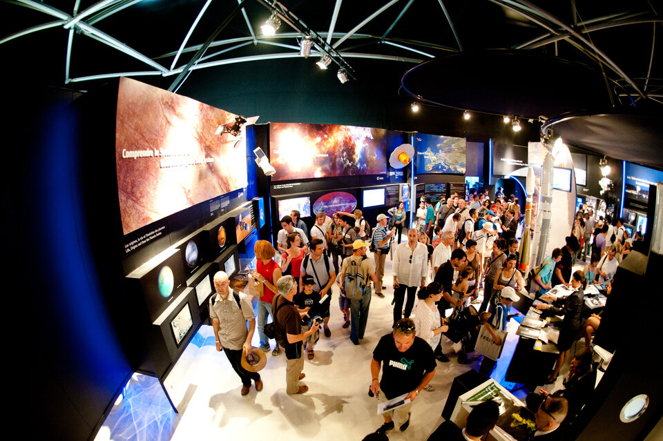 Public day at the ESA pavilion