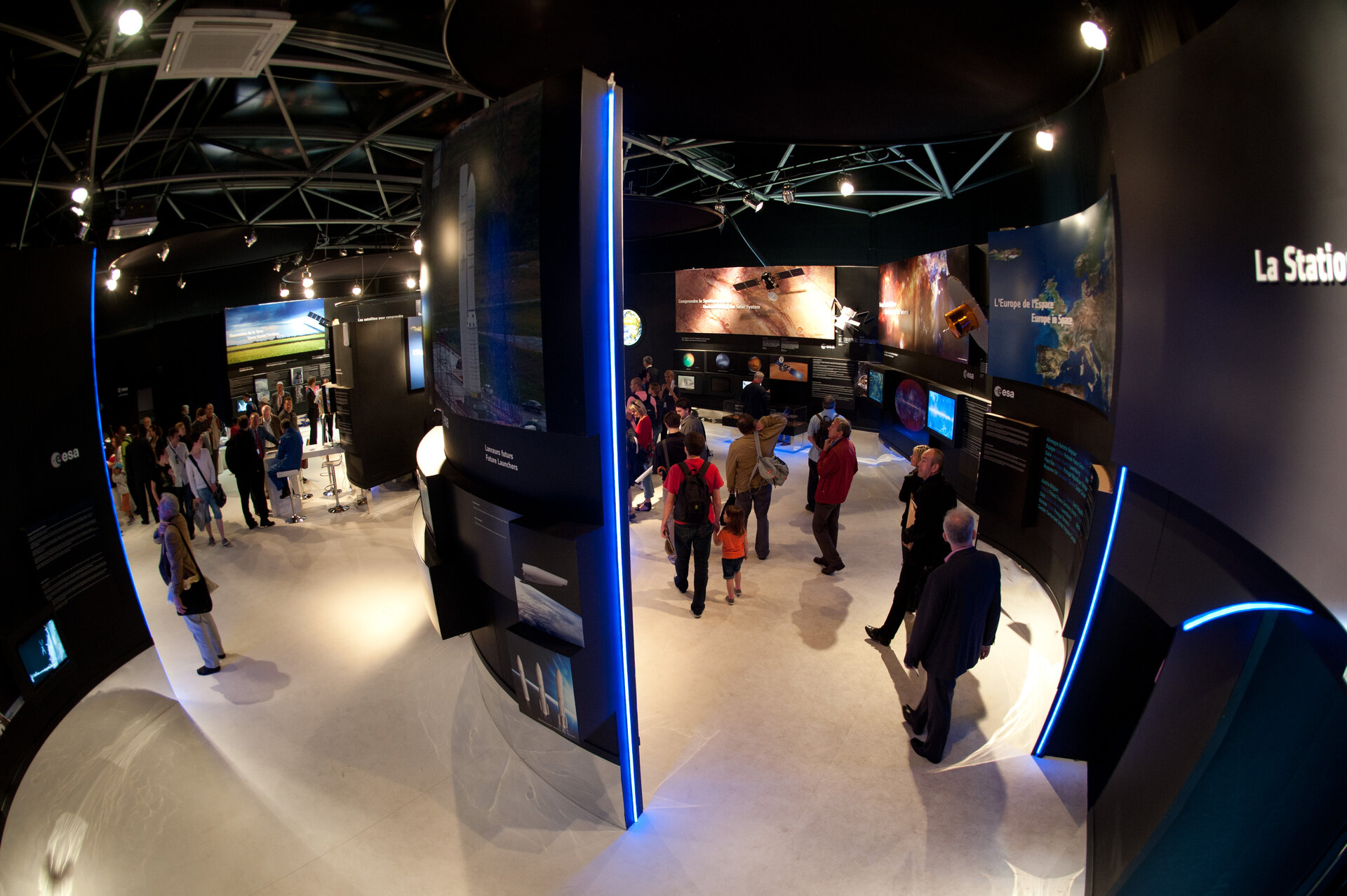 Public visiting the ESA pavilion