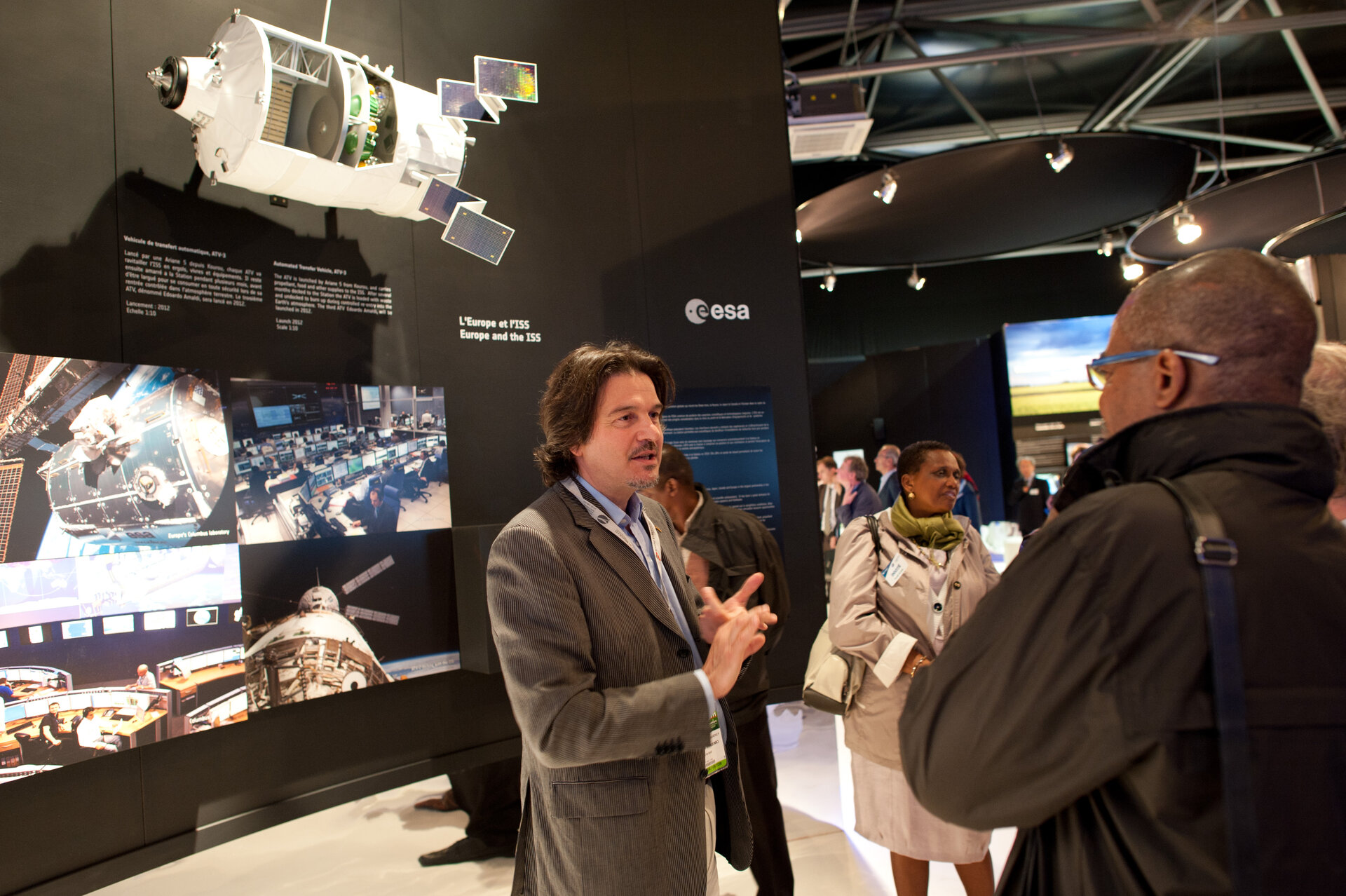 Staffs of the Europe's Spaceport and Massimo Sabbatini visit the ESA pavilion