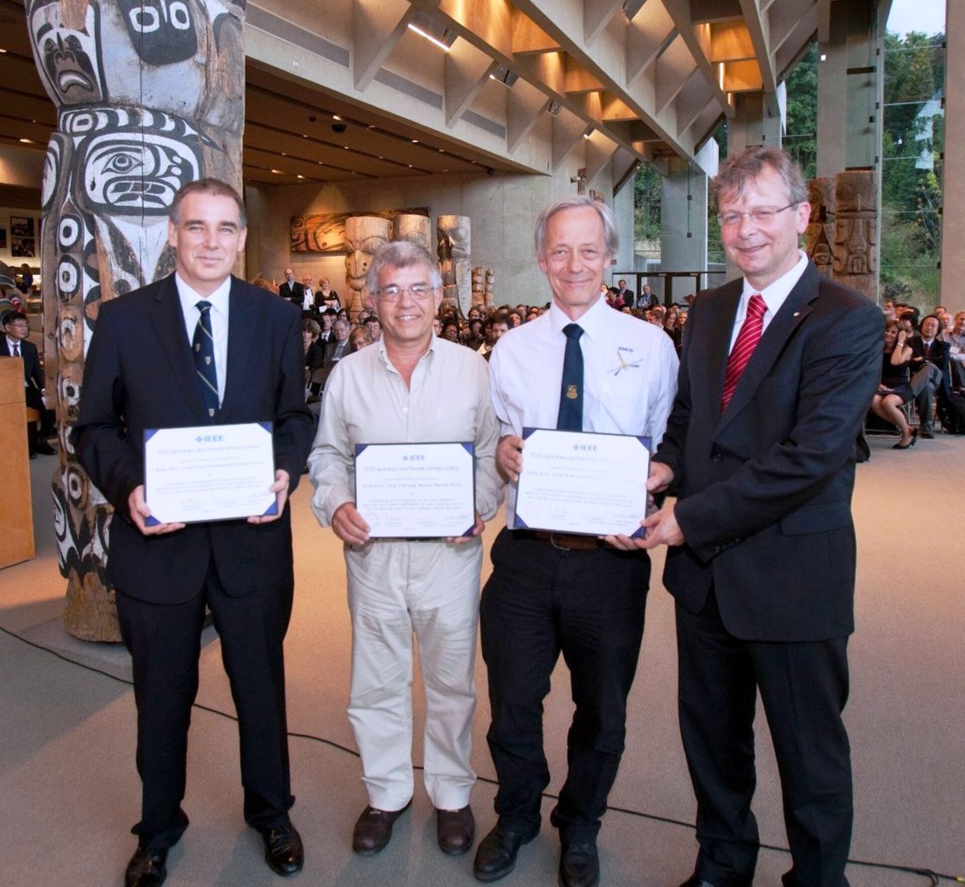 Certificado de Reconocimiento de la IEEE para el equipo de SMOS