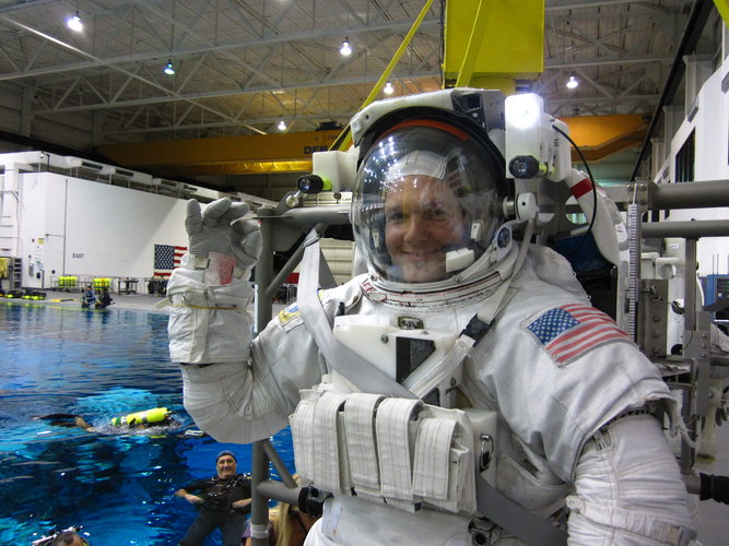 Alexander Gerst in spacewalk training