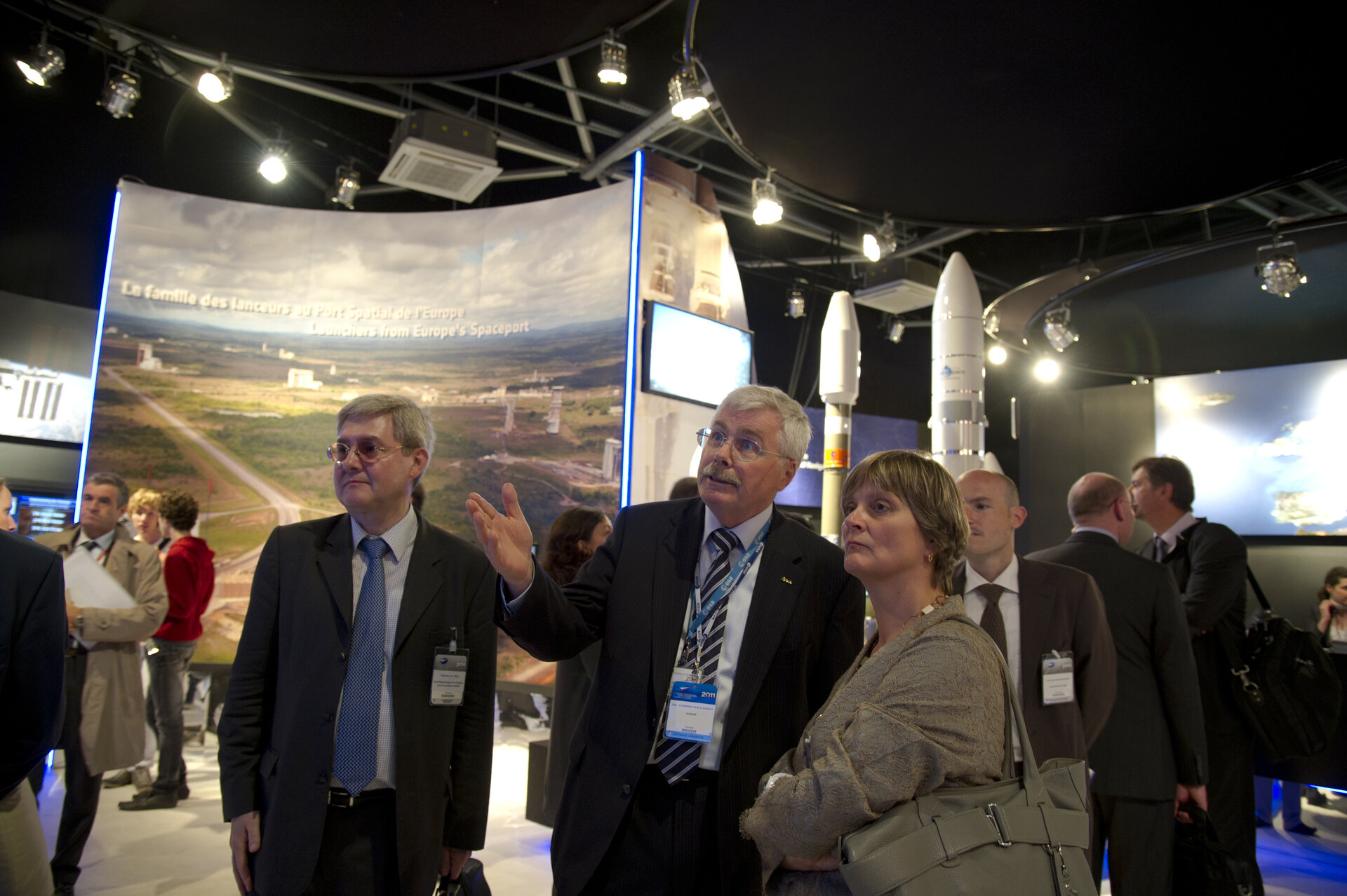 Tour of the pavilion with the Belgian Minister for SMEs