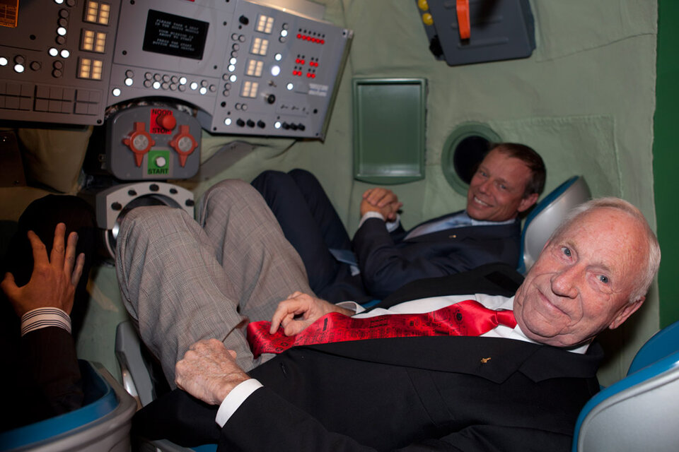 Al Worden and Christer Fuglesang in Soyuz simulator