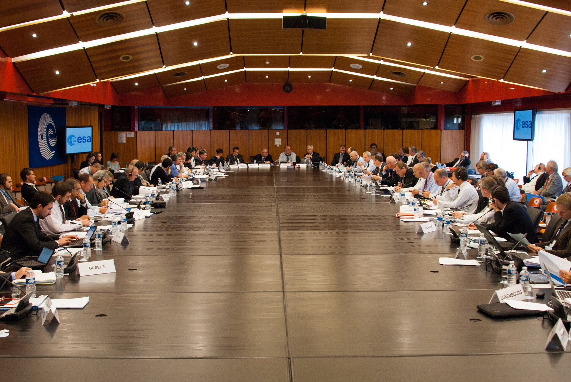 10 new observers the ESA Council in October