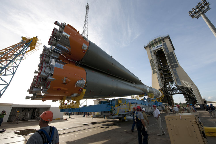 Soyuz VS01 transfer to launch zone