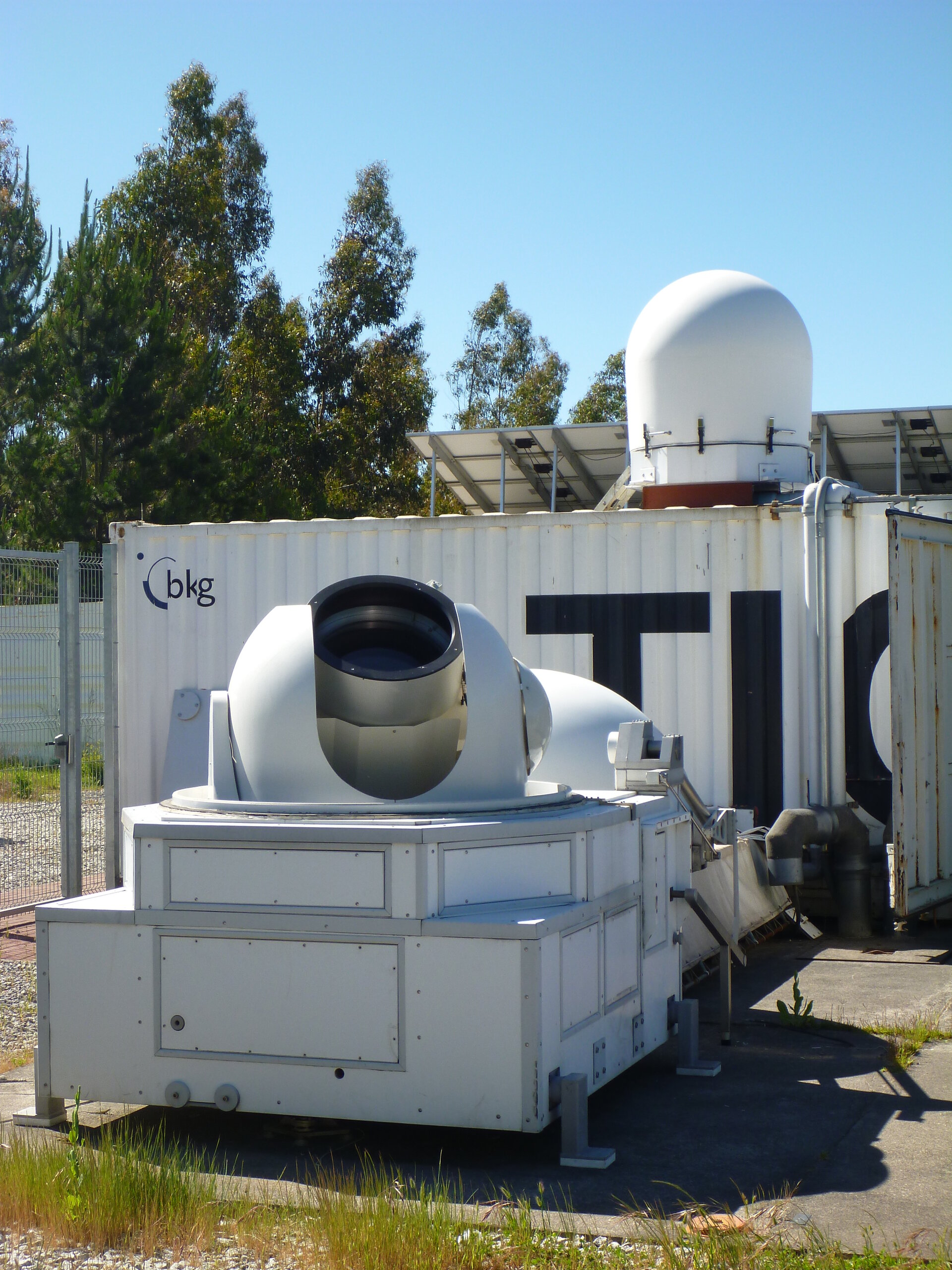 Laser ranging telescope