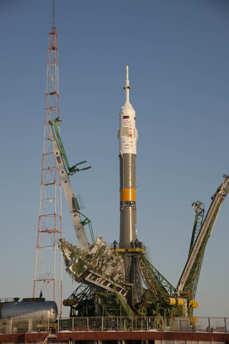 Launch vehicle transfer for the PromISSe Mission