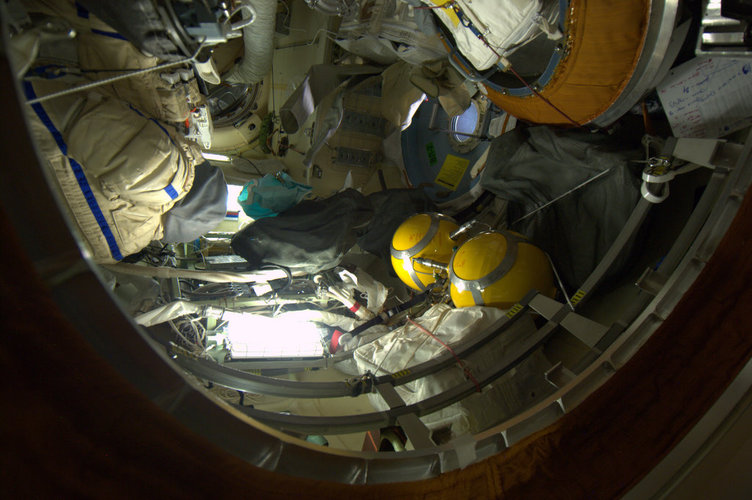 Russian airlock, International Space Station