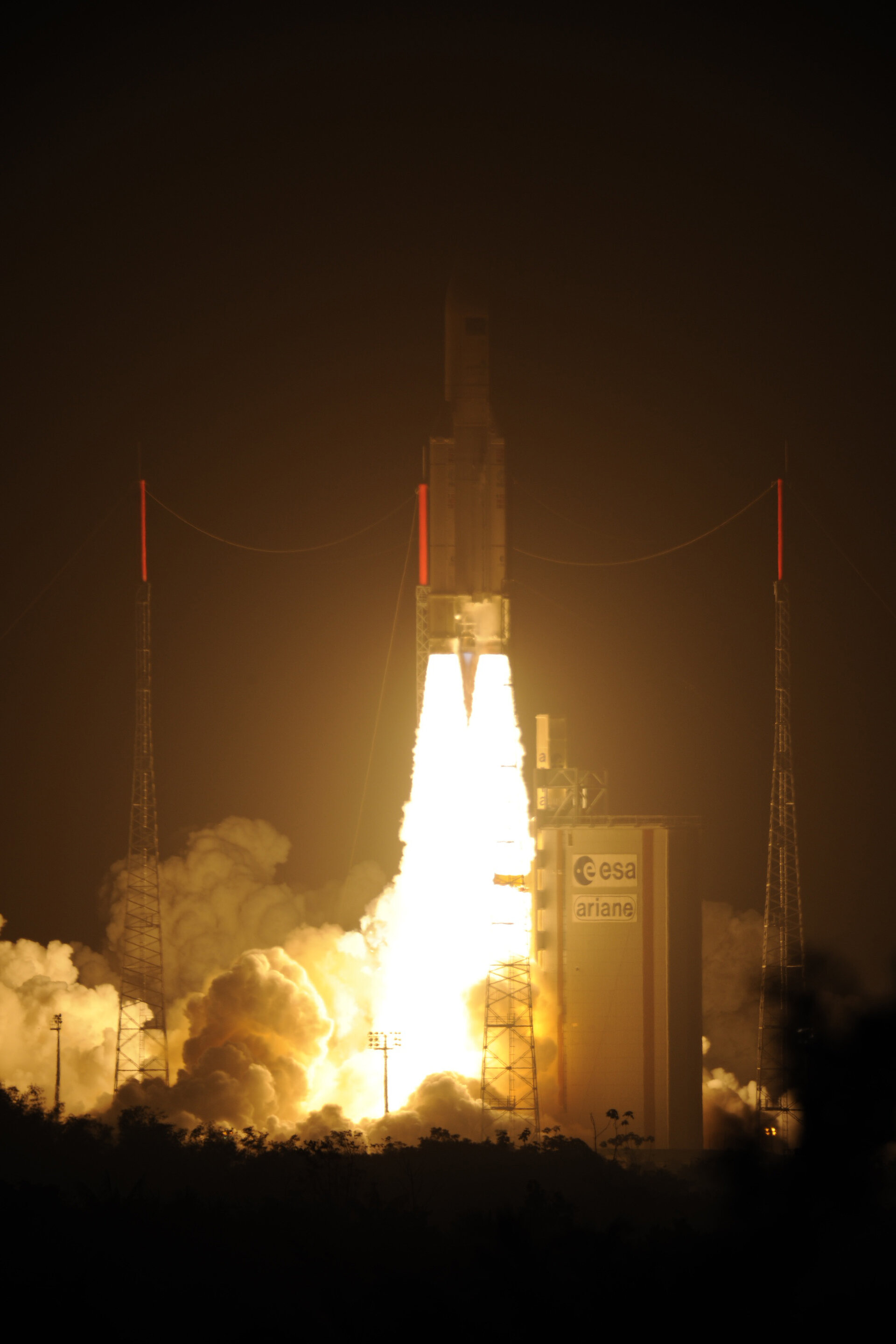 Start ATV-3 na palubě rakety Ariane-5.