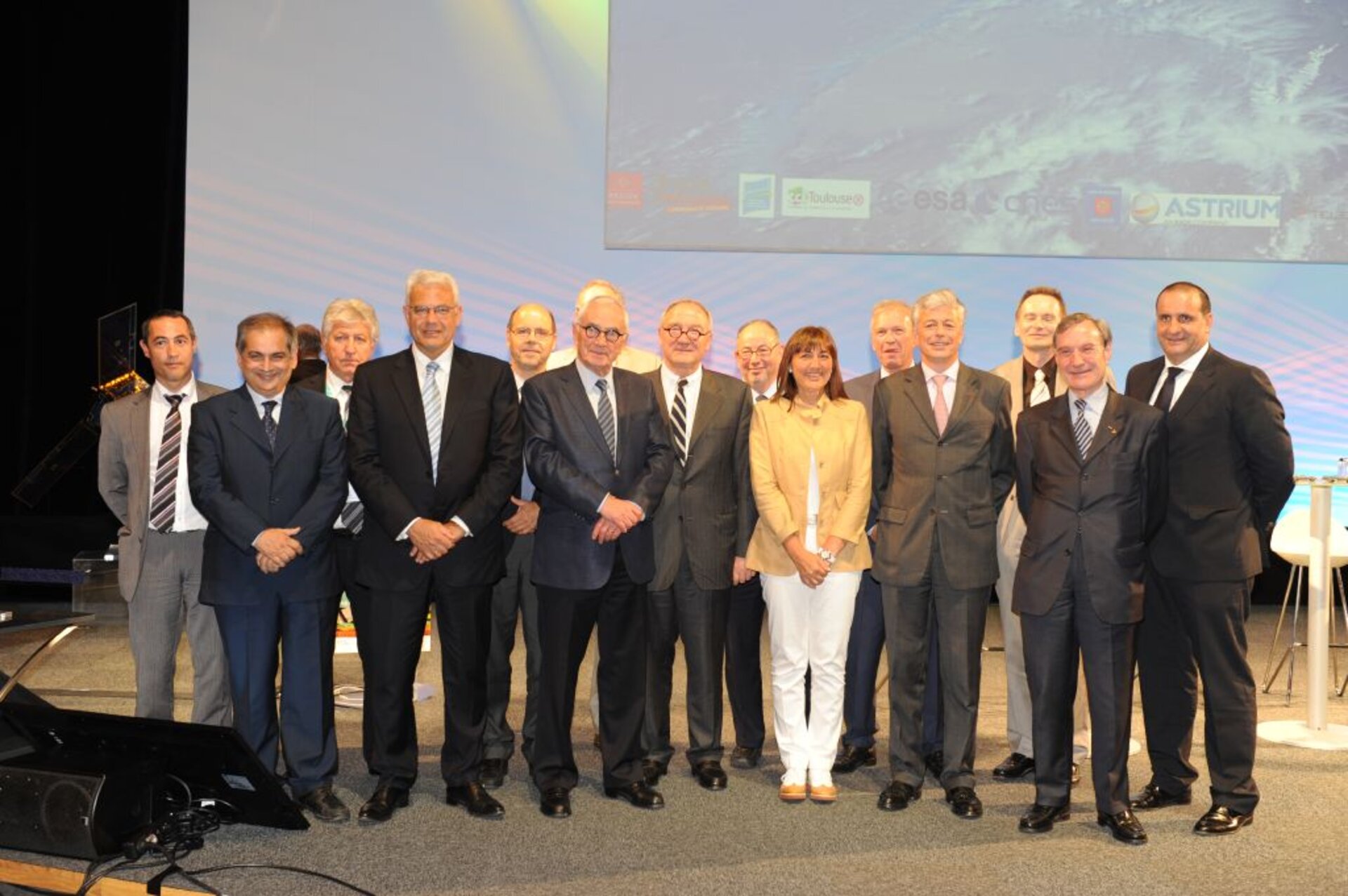 Jean-Jacques Dordain, ESA Director General with authorities from the Toulouse region and the space community