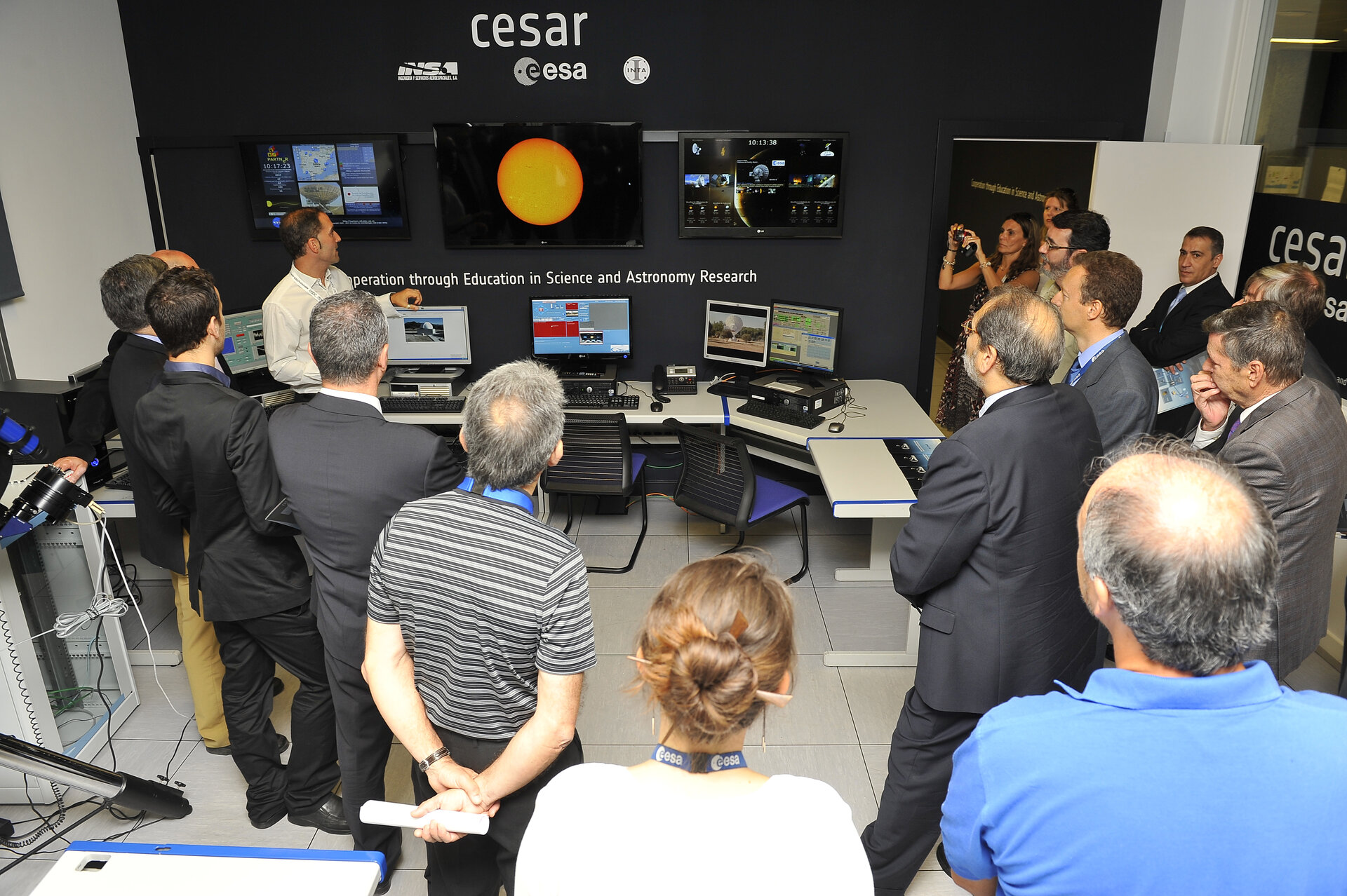 Visita a la sala del proyecto Cesar