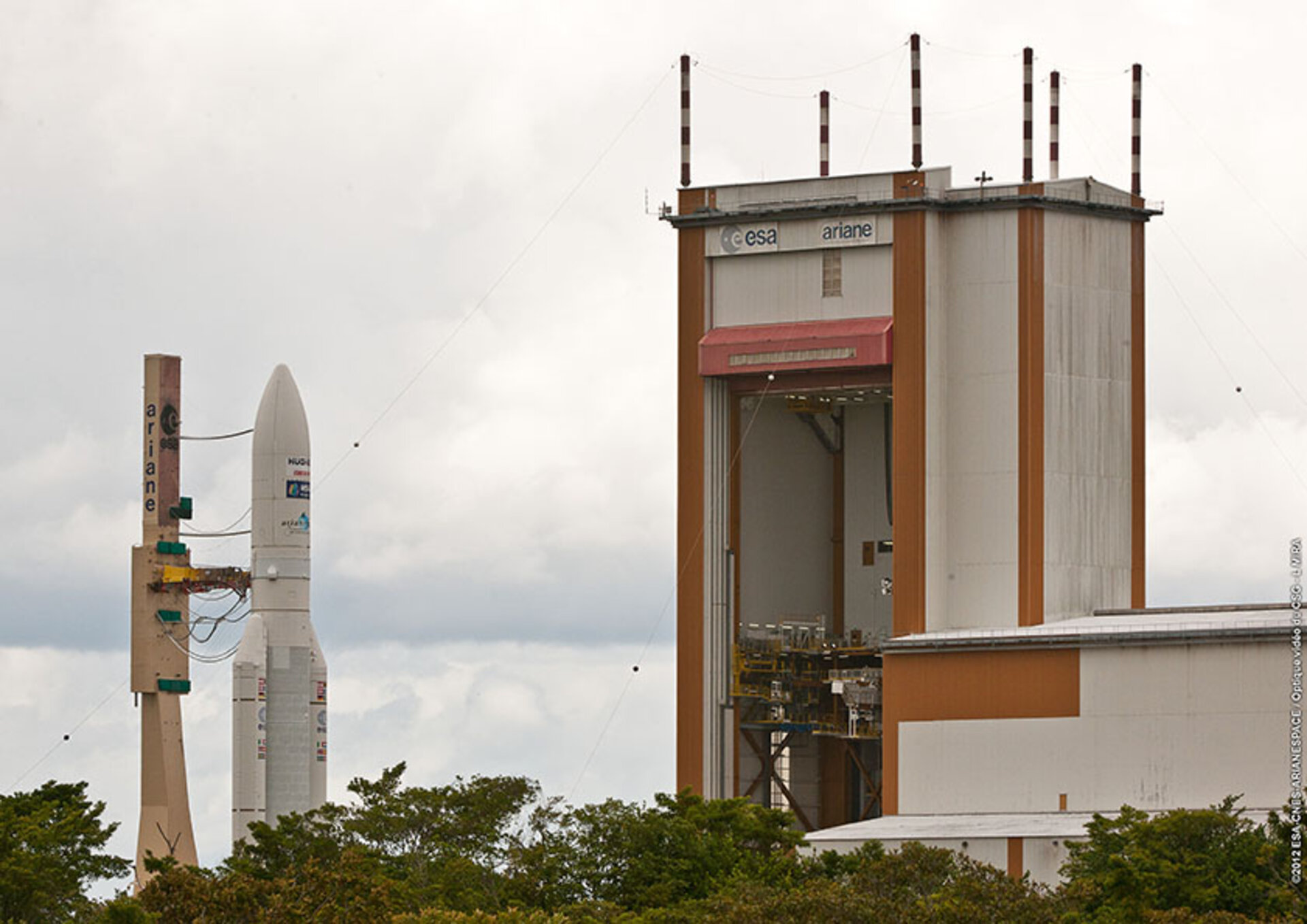 Ariane 5 Flight VA207 transferred to launchpad