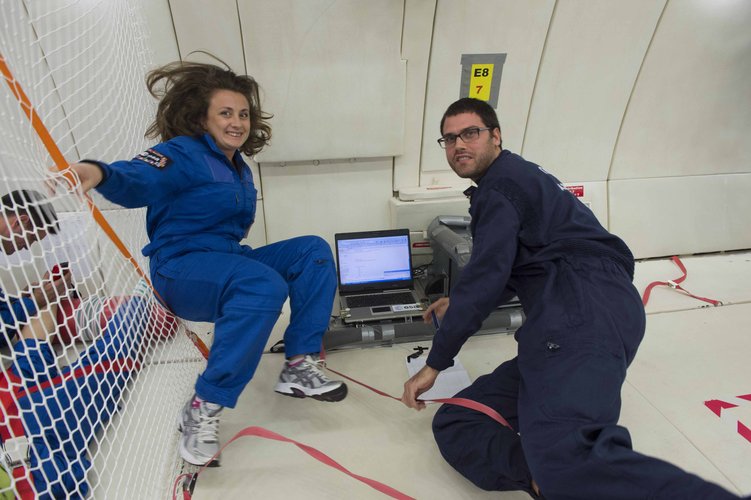 LINVforROS students in Microgravity