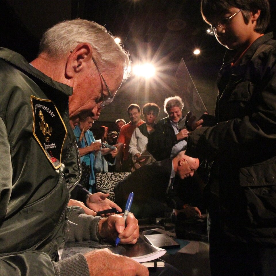 Nicollier & Duke signing autographs at Foire du Valais