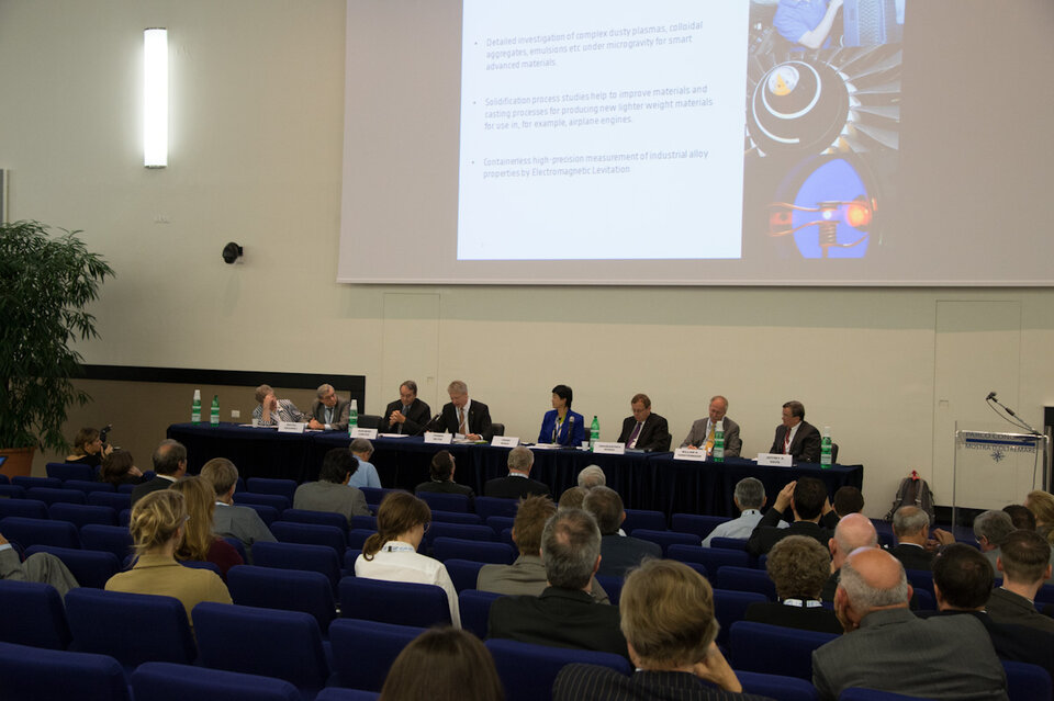 Plenary 'Improving the Quality of Life on Earth - Societal Impact of Human Space Flight'