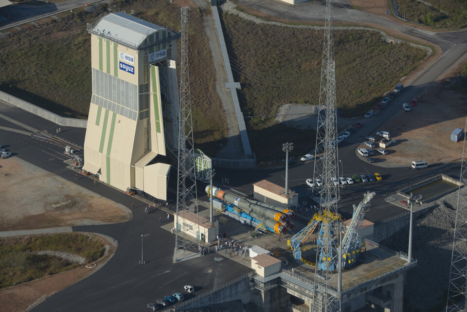 Le lanceur Soyouz approché du pas de tir