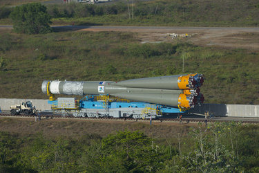 Soyuz VS03 transfer to launch zone