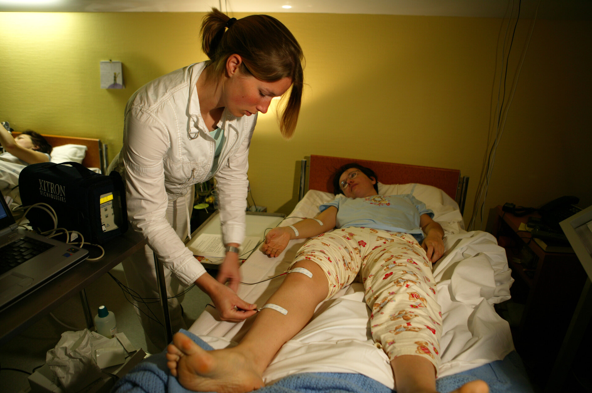 Bedrest applying sensors